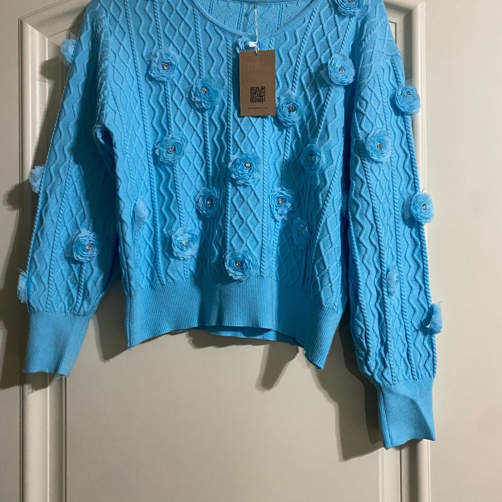 Elegant Blue Floral Long Sleeve Top